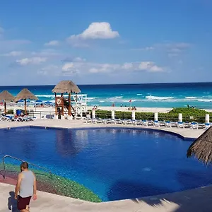 https://marlin-turquesa.quintano-roohotels.com
